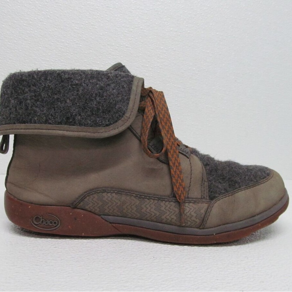 EUC - Chaco Barbary Nickel Gray Chukka Boots - size 8.5